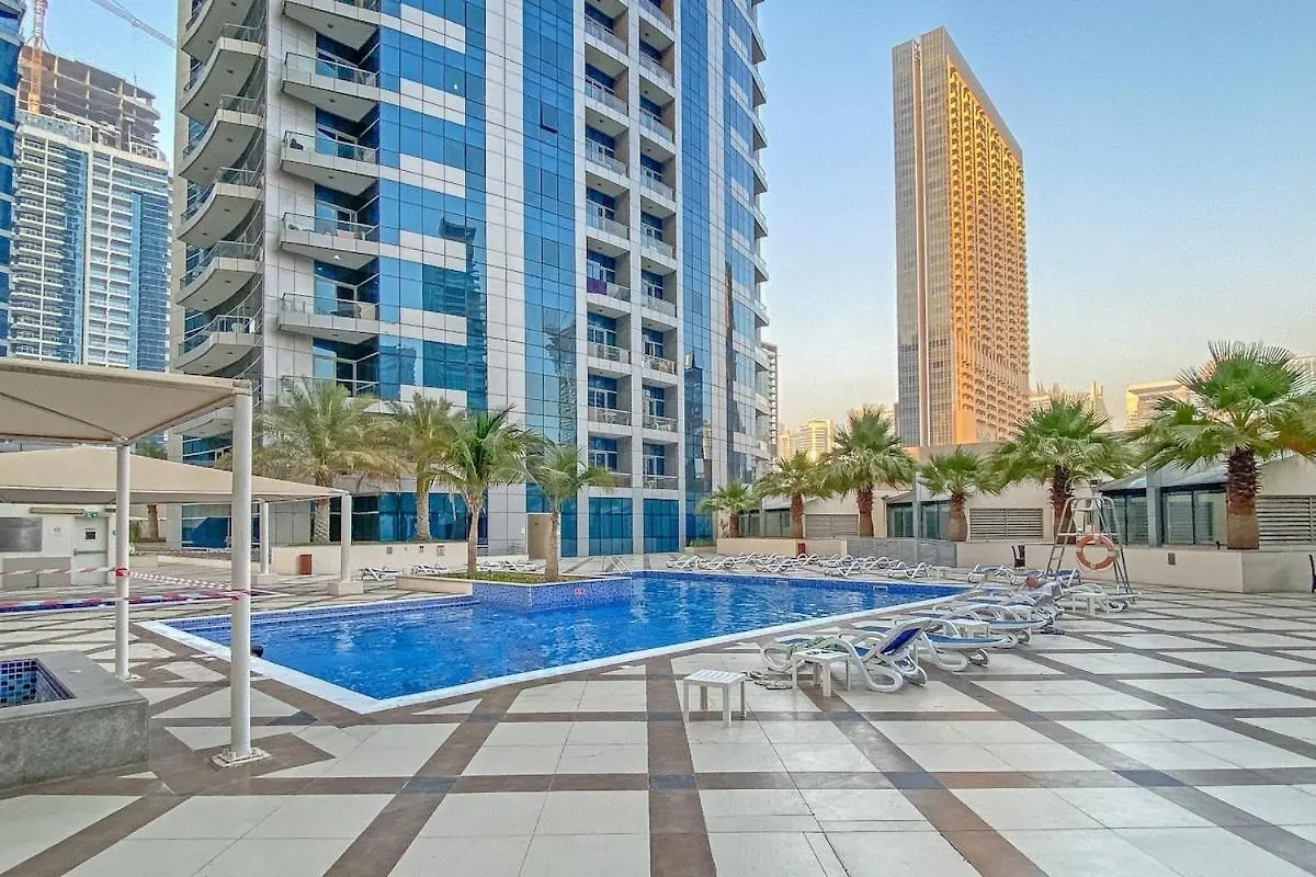 Warm And Airy 1-Bedroom Apartment With Exceptional Views In Dubai Marina United Arab Emirates