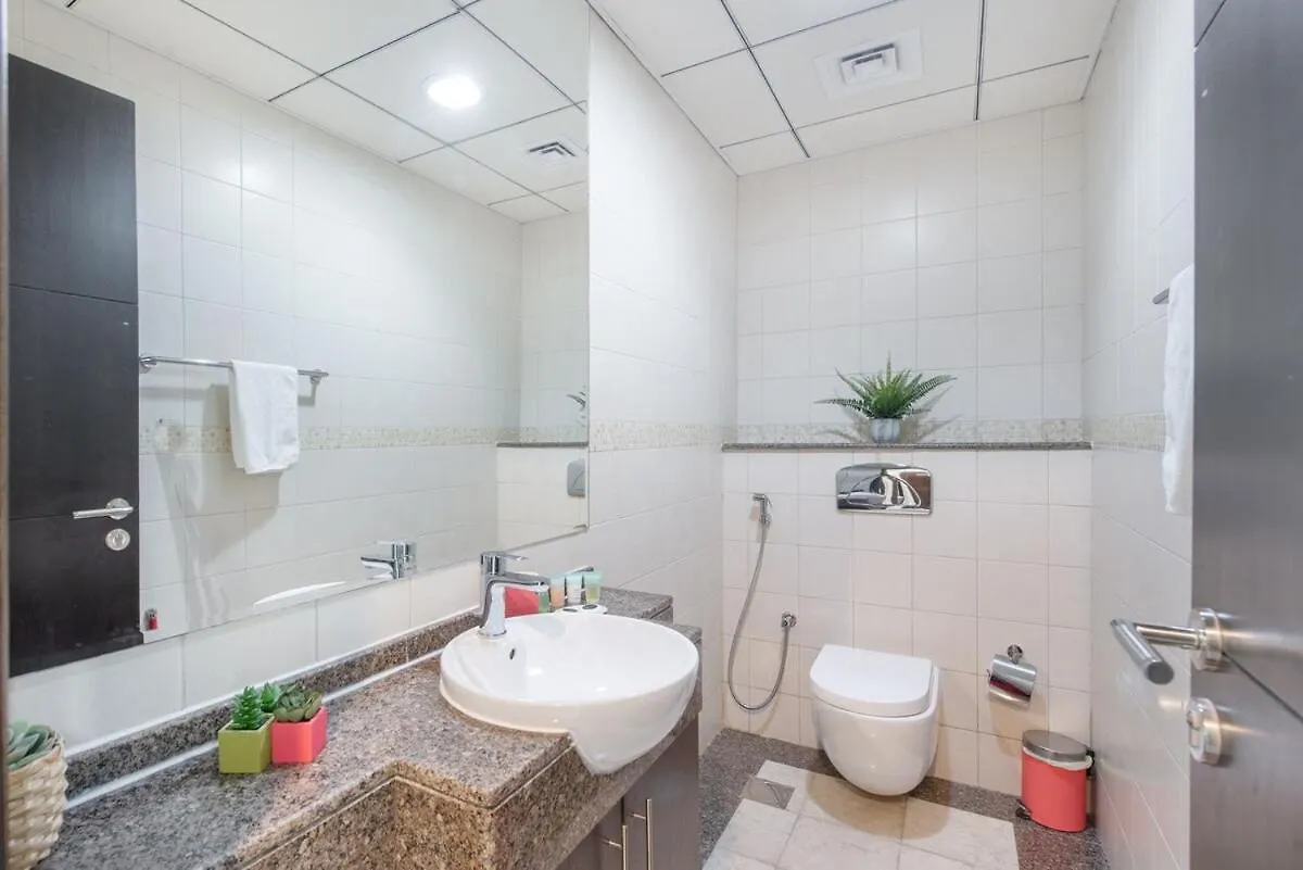 Warm And Airy 1-Bedroom Apartment With Exceptional Views In Dubai Marina 0*,