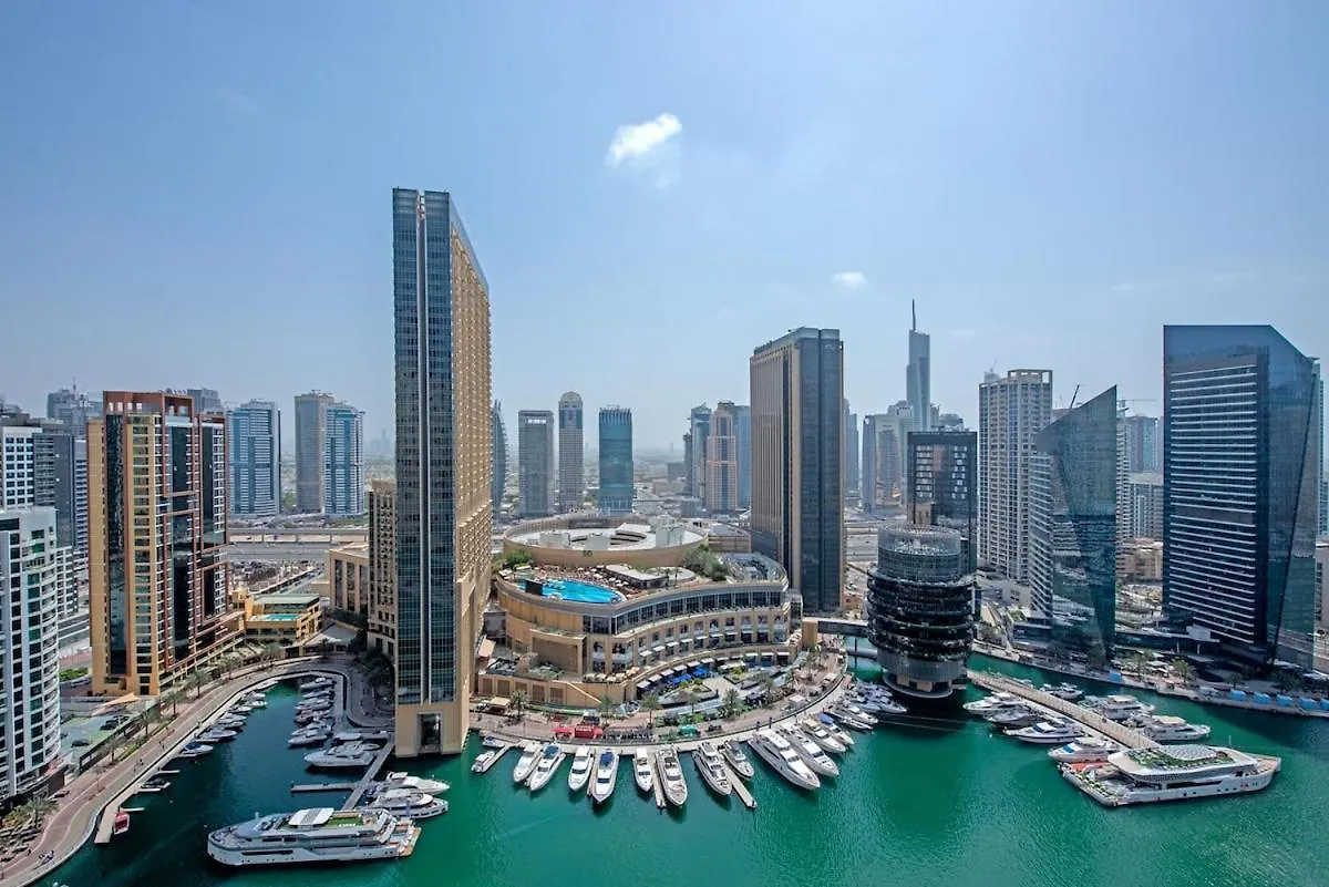 Warm And Airy 1-Bedroom Apartment With Exceptional Views In Dubai Marina