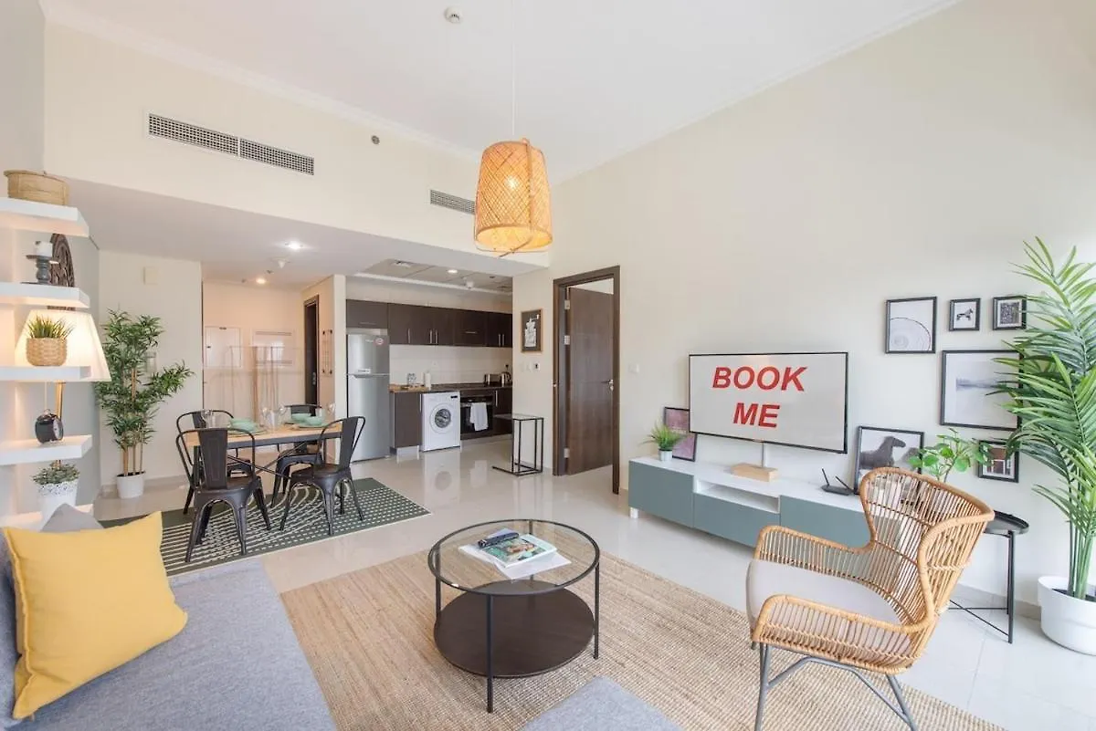Warm And Airy 1-Bedroom Apartment With Exceptional Views In Dubai Marina