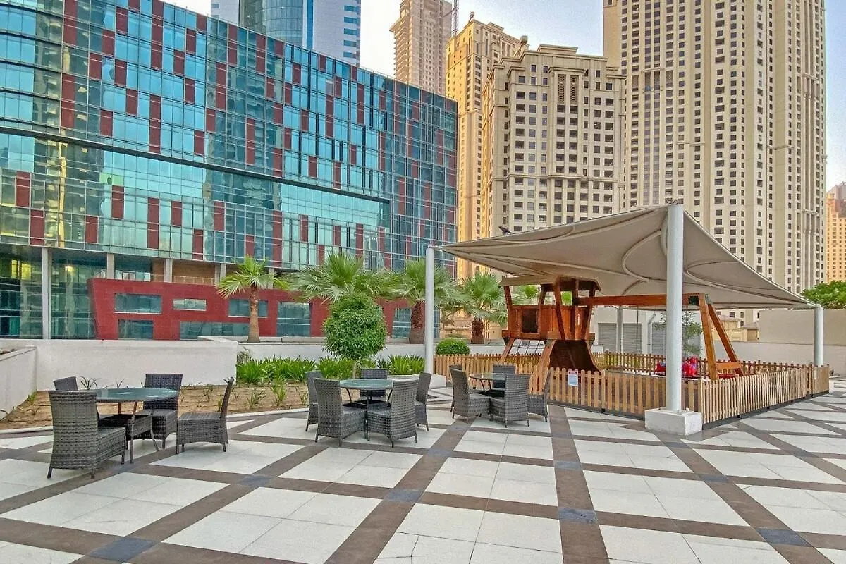 Warm And Airy 1-Bedroom Apartment With Exceptional Views In Dubai Marina 0*,  United Arab Emirates