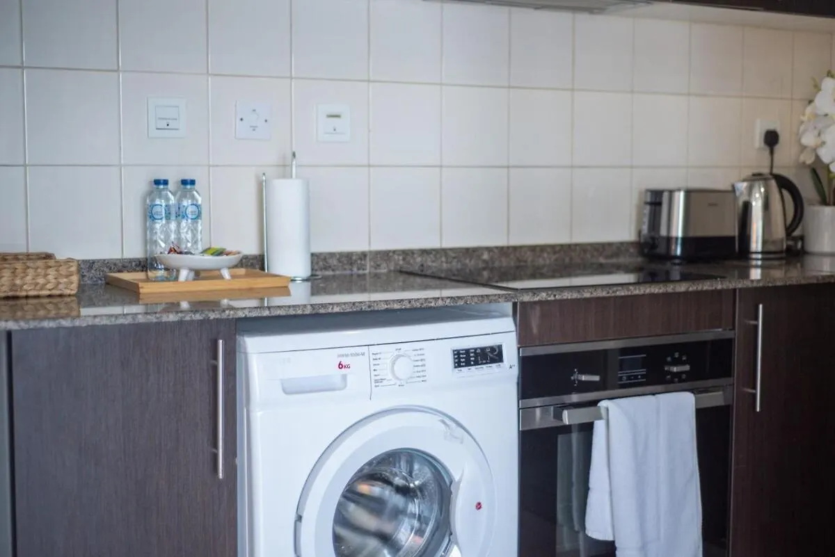 Warm And Airy 1-Bedroom Apartment With Exceptional Views In Dubai Marina